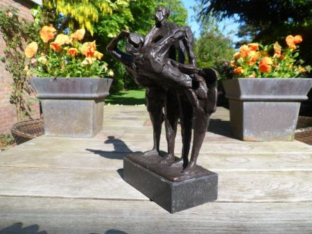 Verkocht..Blank.Hans Blank.1952-2019.Brons beeld.Kijken en Luisteren.